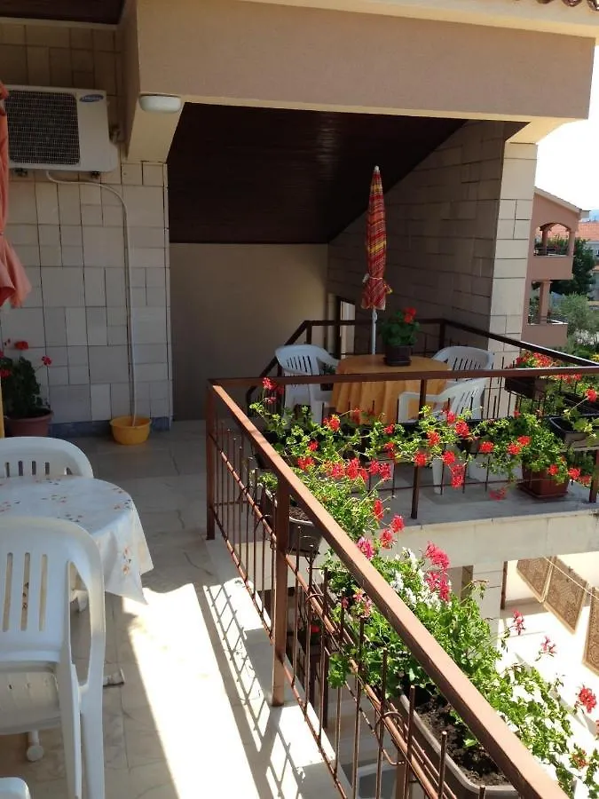 Room In Sukosan With Balcony, Air Conditioning, Wifi 5188-3 Guest house